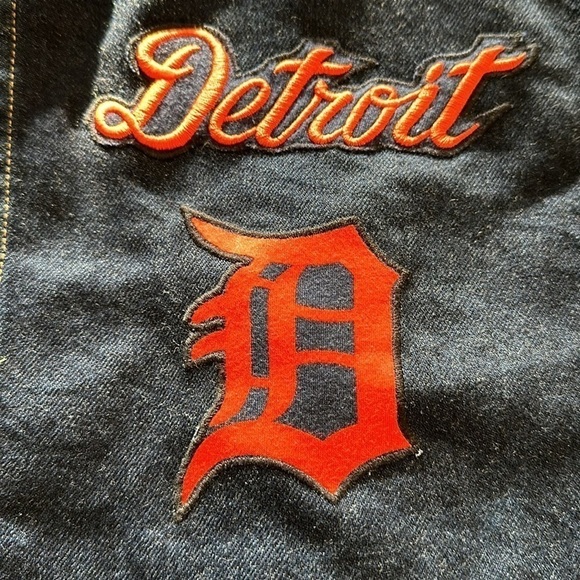 GUESS Detroit Tigers Jean Jacket Sz S - Picture 10 of 14